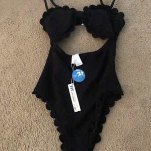 Cupshe Scalloped knotted front swimsuit